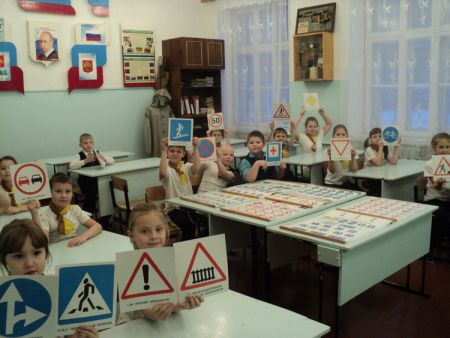 Школьники Инты - за безопасность дорожного движения 