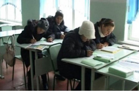 В Объячевской школе замерзают ученики