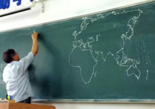 Шöръягса школаö локтiс выль велöдысь Борис Шахов
