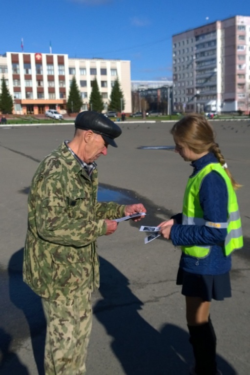 В Усинске прошла акция «Стань заметней, пешеход!»