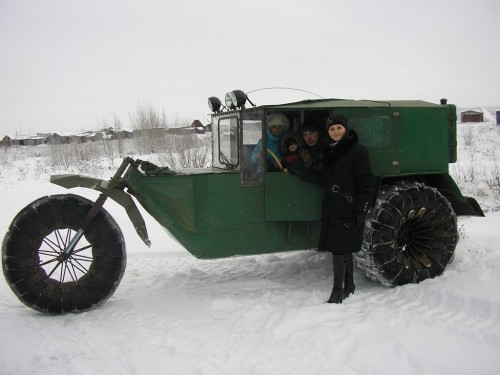 Снегоход, вездеход и болотоход воркутинский полицейский-водитель собрал из «чего попало»