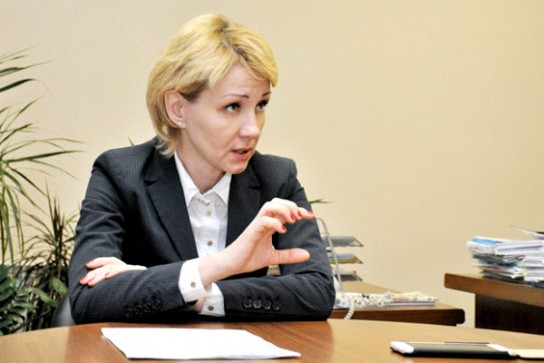 Светлана Чичерина: «Будем урезать свои зарплаты»