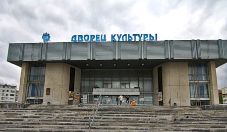 Продолжается затянувшийся ремонт крыши ухтинского ДК