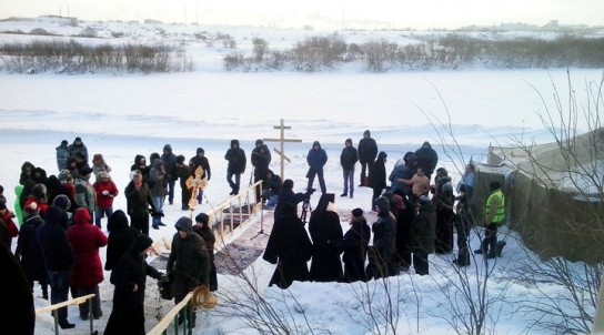 Верующие воркутинцы окунулись в иордань