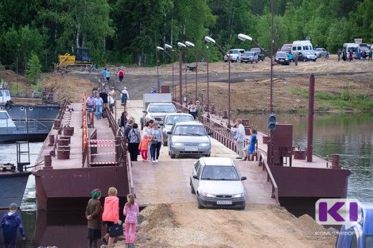 Монди СЛПК помог в установке наплавного моста через Вычегду 