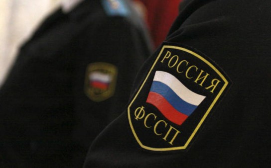 Судебный пристав из Визинги не дал должнику сжечь себя 